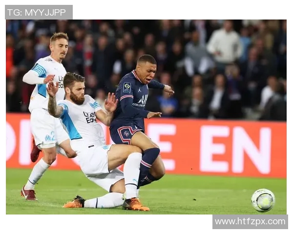 法甲焦点战巴黎圣日耳曼对阵马赛红黄牌激烈争夺赛况分析
